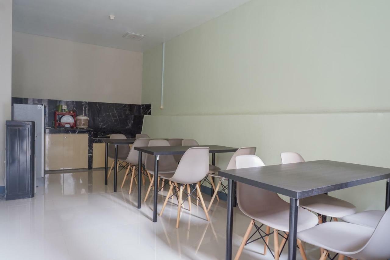 Residences By Reddoorz Near Mt Haryono - Minimum Stay 7 Days Jakarta Ngoại thất bức ảnh