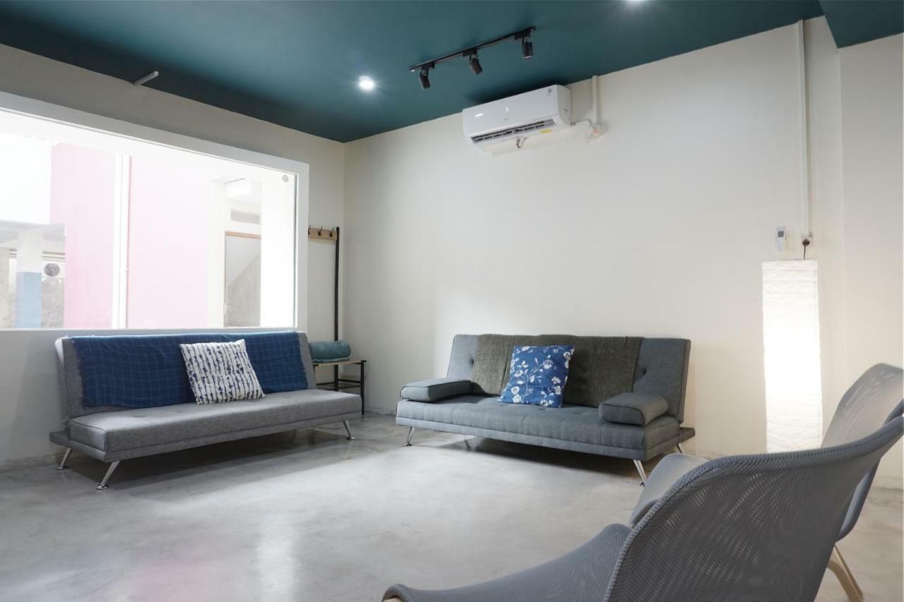 Residences By Reddoorz Near Mt Haryono - Minimum Stay 7 Days Jakarta Ngoại thất bức ảnh