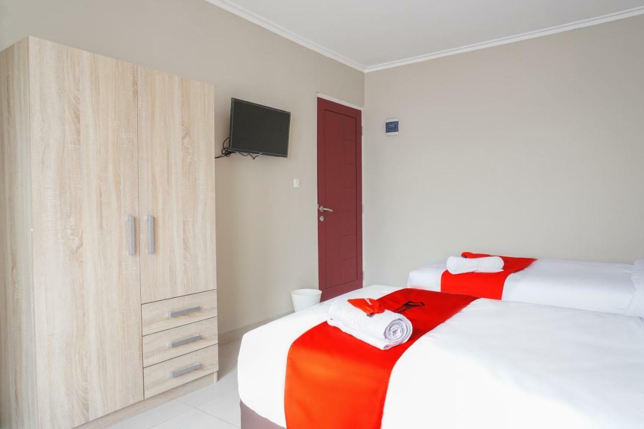 Residences By Reddoorz Near Mt Haryono - Minimum Stay 7 Days Jakarta Ngoại thất bức ảnh