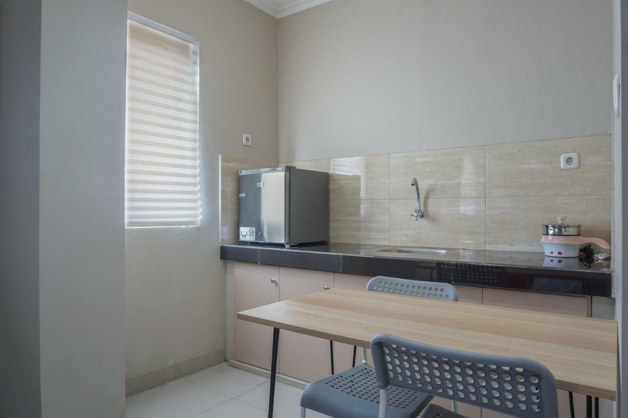 Residences By Reddoorz Near Mt Haryono - Minimum Stay 7 Days Jakarta Ngoại thất bức ảnh